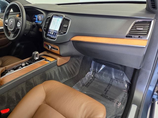 2024 Volvo XC90 B5 Plus