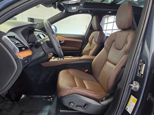2024 Volvo XC90 B5 Plus