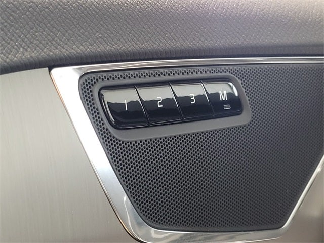 2024 Volvo XC90 B5 Core