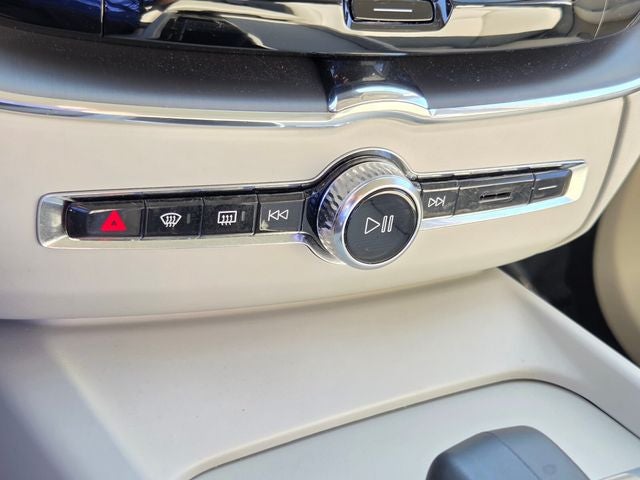 2024 Volvo XC60 B5 Core