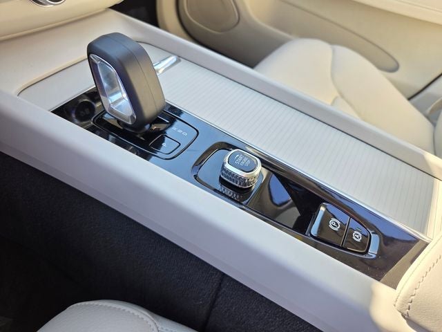 2024 Volvo XC60 B5 Core