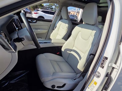 2024 Volvo XC60 B5 Core