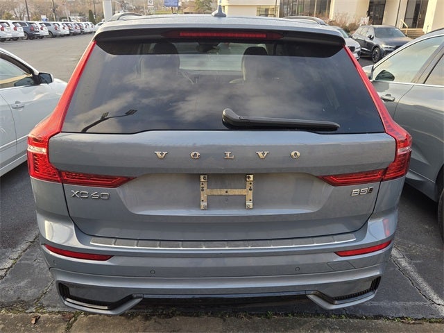 2023 Volvo XC60 B5 Plus Dark Theme