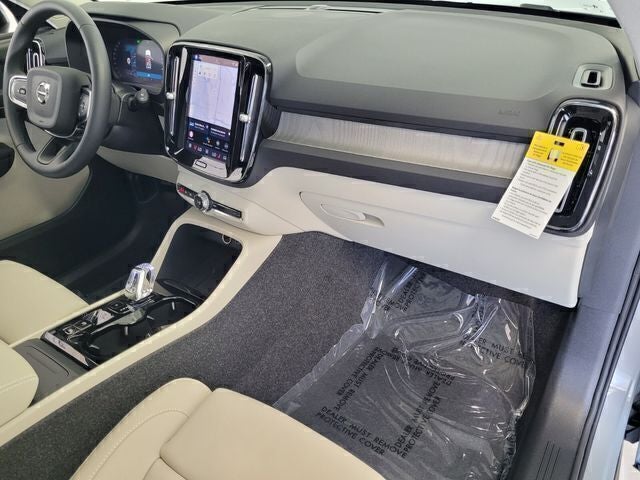 2026 Volvo XC40 B5 Plus