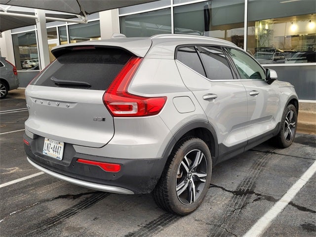 2025 Volvo XC40 B5 Core