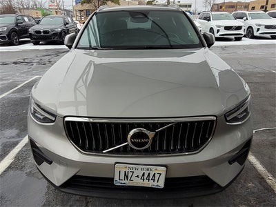 2025 Volvo XC40 B5 Core