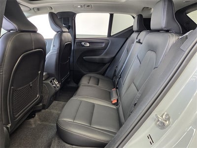 2025 Volvo XC40 B5 Core