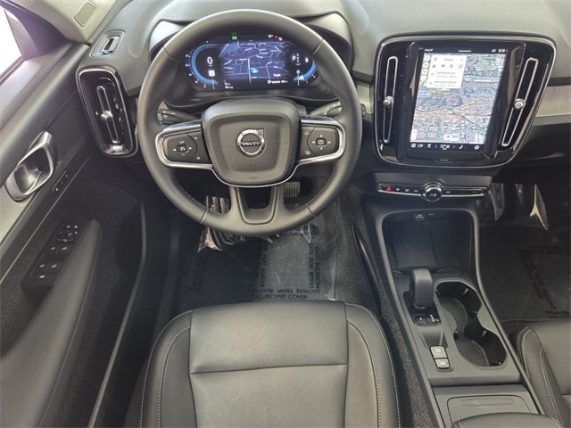 2025 Volvo XC40 B5 Core