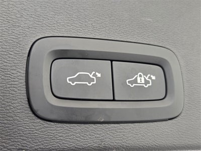 2025 Volvo XC40 B5 Core