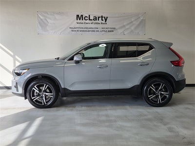 2025 Volvo XC40 B5 Core