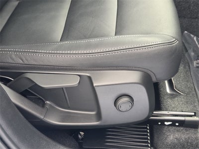 2025 Volvo XC40 B5 Core