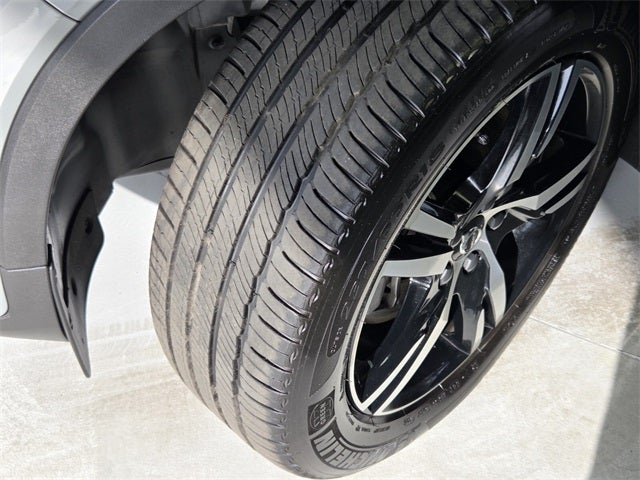 2025 Volvo XC40 B5 Core