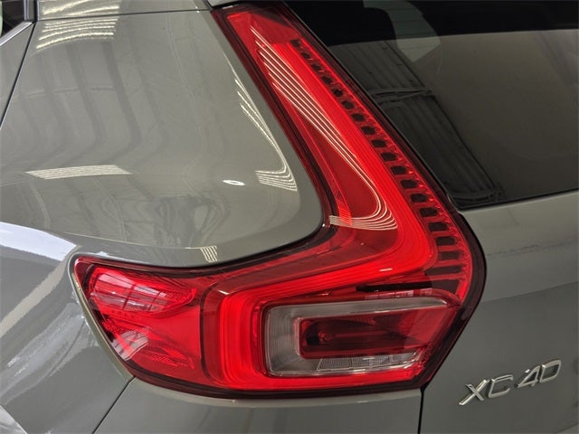 2025 Volvo XC40 B5 Core