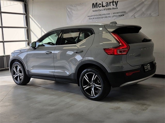 2025 Volvo XC40 B5 Core
