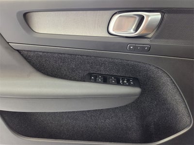 2025 Volvo XC40 B5 Core