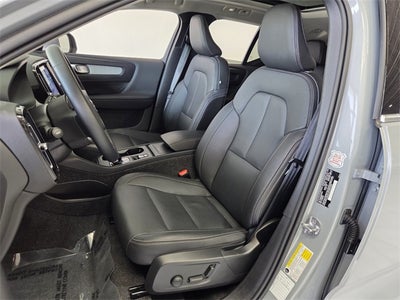 2025 Volvo XC40 B5 Core