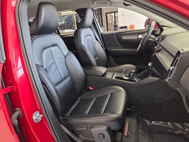 2023 Volvo XC40 B5 Core