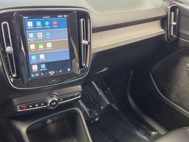 2023 Volvo XC40 B5 Core