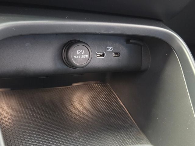 2023 Volvo XC40 B5 Core