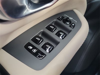 2026 Volvo XC90 B5 Plus