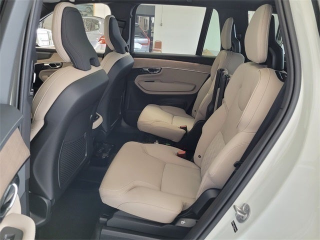 2026 Volvo XC90 B5 Plus