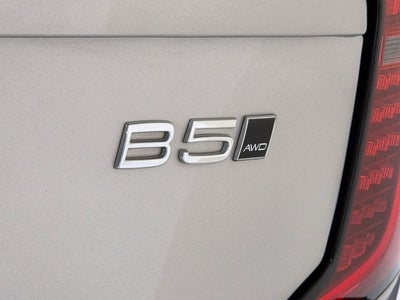 2025 Volvo XC90 B5 Plus 2025.5