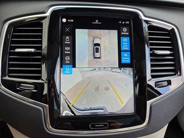 2025 Volvo XC90 B5 Plus