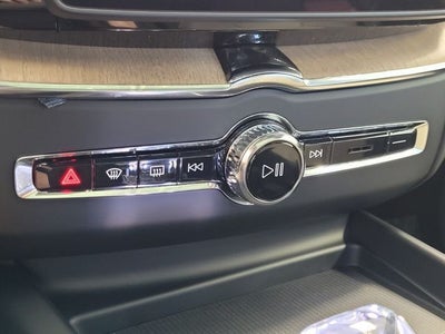 2026 Volvo XC60 B5 Core