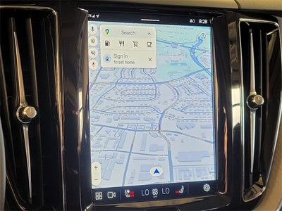 2025 Volvo XC60 B5 Plus