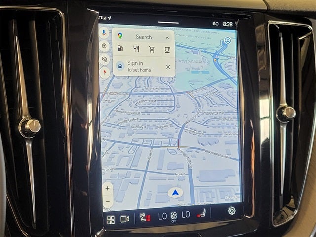 2025 Volvo XC60 B5 Plus