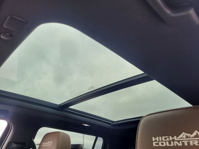 2021 Chevrolet Suburban High Country