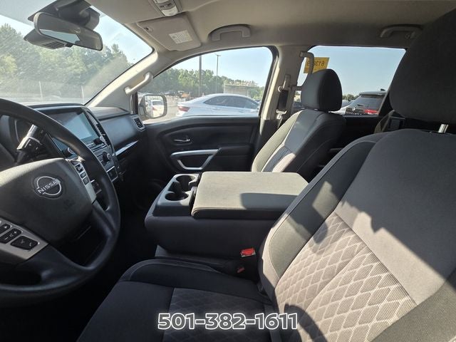 2024 Nissan Titan SV