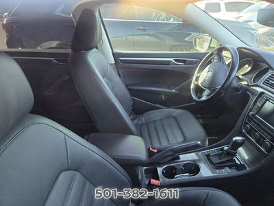 2018 Volkswagen Passat 2.0T SEL Premium