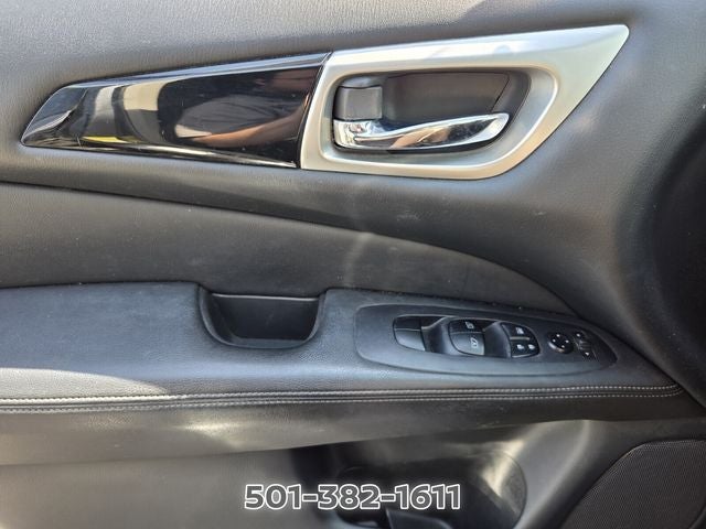 2020 Nissan Pathfinder SV