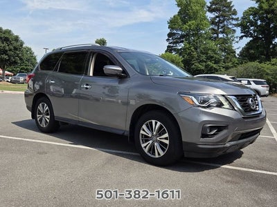 2020 Nissan Pathfinder SV