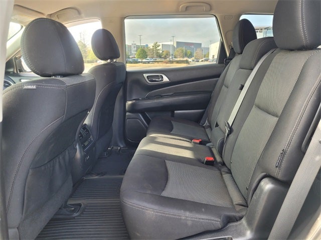 2019 Nissan Pathfinder SV