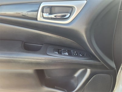 2019 Nissan Pathfinder SV