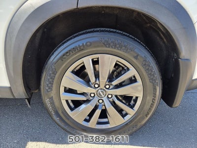 2022 Nissan Pathfinder SV
