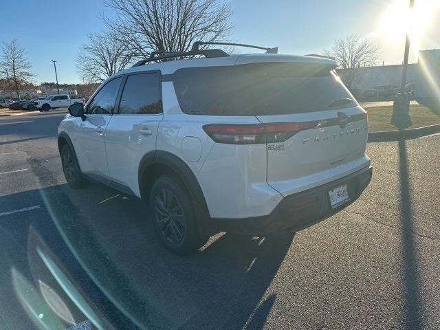 2023 Nissan Pathfinder SV