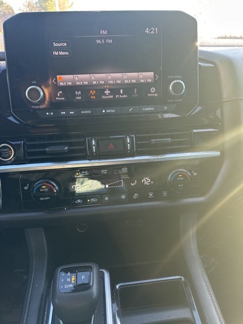 2023 Nissan Pathfinder SV