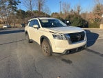 2023 Nissan Pathfinder SV