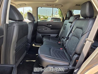 2023 Nissan Pathfinder Platinum