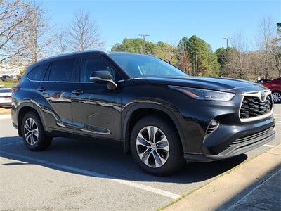 2024 Toyota Highlander LE
