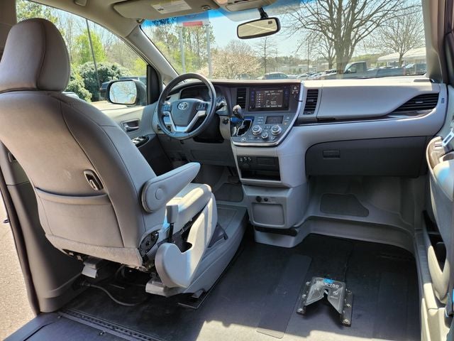 2017 Toyota Sienna L Handicap Lift Handicap Lift