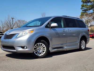 2017 Toyota Sienna L Handicap Lift Handicap Lift