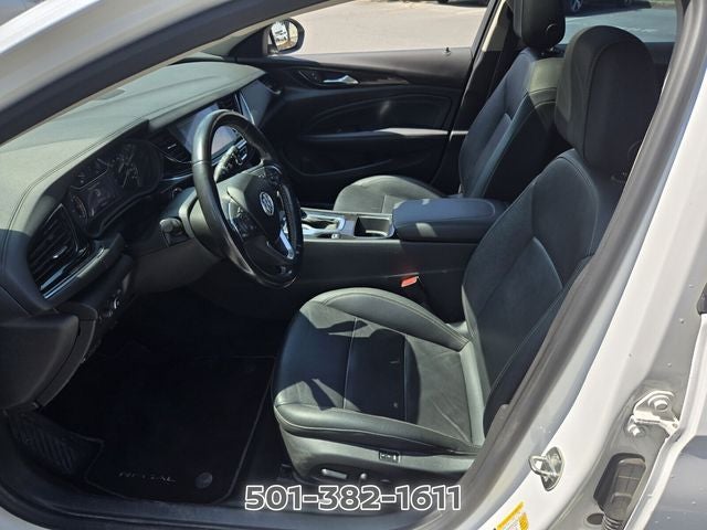 2019 Buick Regal TourX Essence