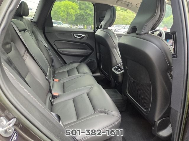 2023 Volvo XC60 B5 Ultimate Bright Theme