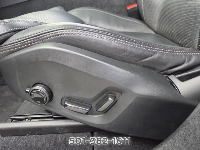 2023 Volvo XC60 B5 Ultimate Bright Theme