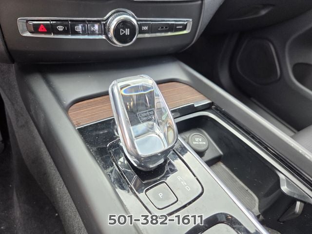 2023 Volvo XC60 B5 Ultimate Bright Theme