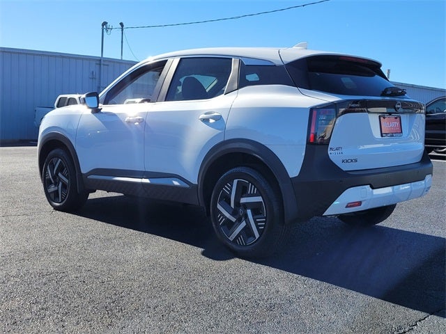 2025 Nissan Kicks SV